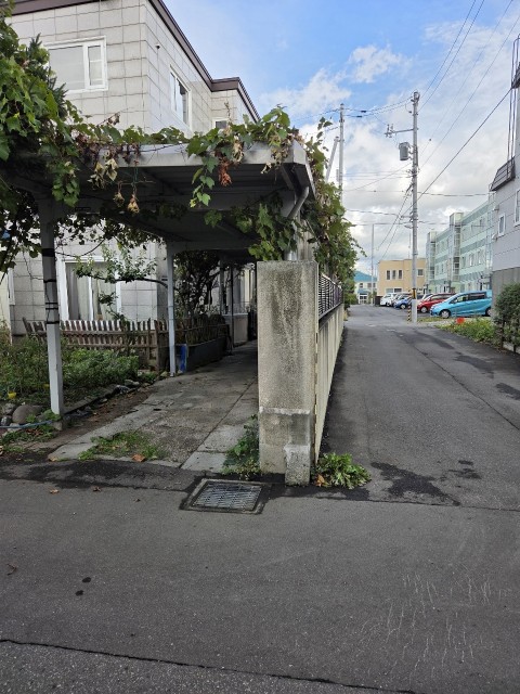 北二十七条西13丁目4-18駐車場の駐車場写真