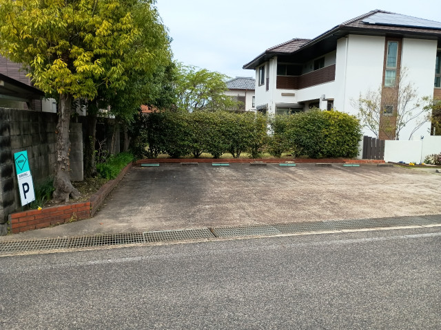 荒井町２丁目駐車場の駐車場写真