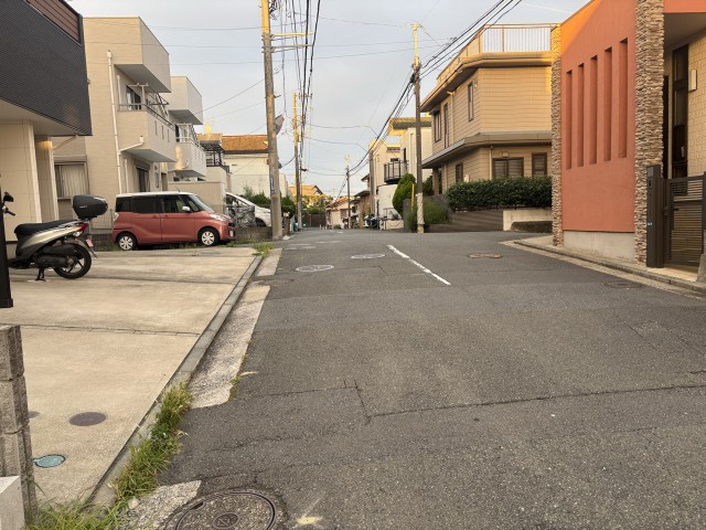 金沢区富岡西3丁目駐車場の駐車場写真