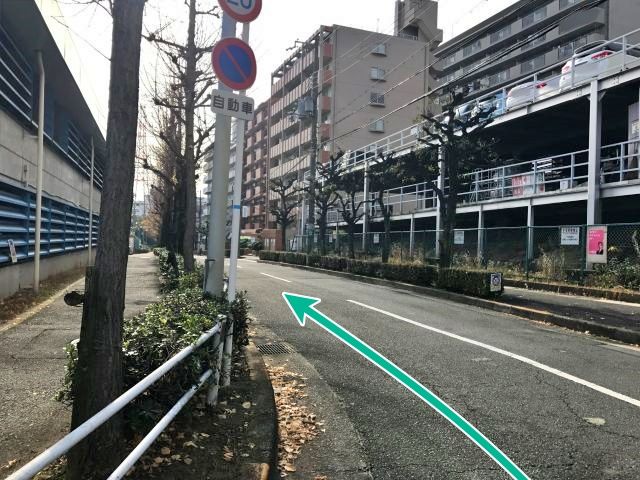 【道順2】道なりに南へ直進します