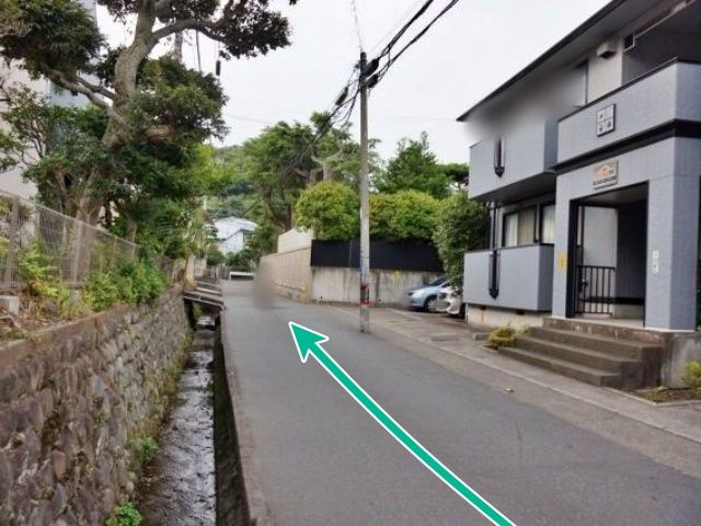 直進します