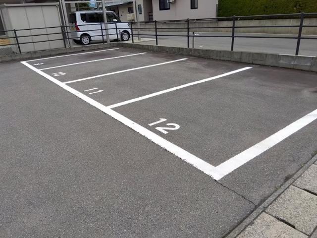 レオパレス松が岬駐車場【34397】の駐車場写真