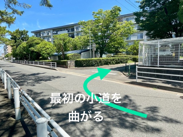 福浜2-10  10棟横駐車場(倉庫前)の駐車場写真