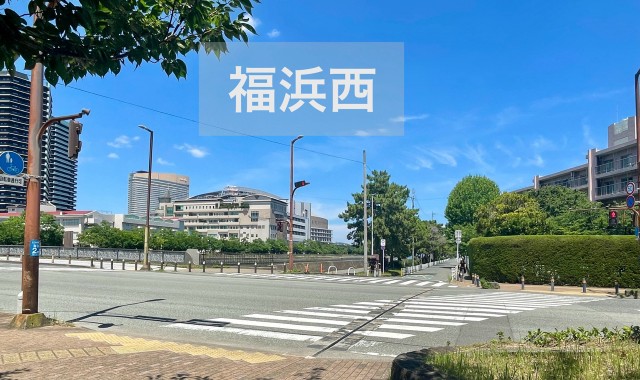 福浜2-10  10棟横駐車場(倉庫前)の駐車場写真