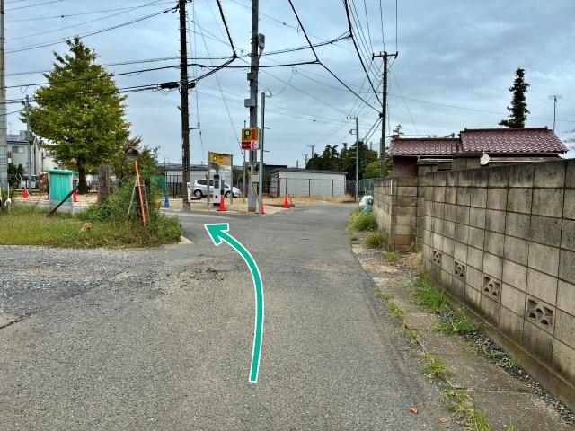 ショウワパーク稲越の駐車場写真