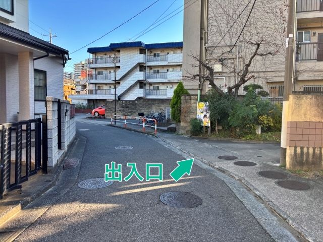 [4b30b]伊興1丁目5 個宅アキッパ駐車場の駐車場写真