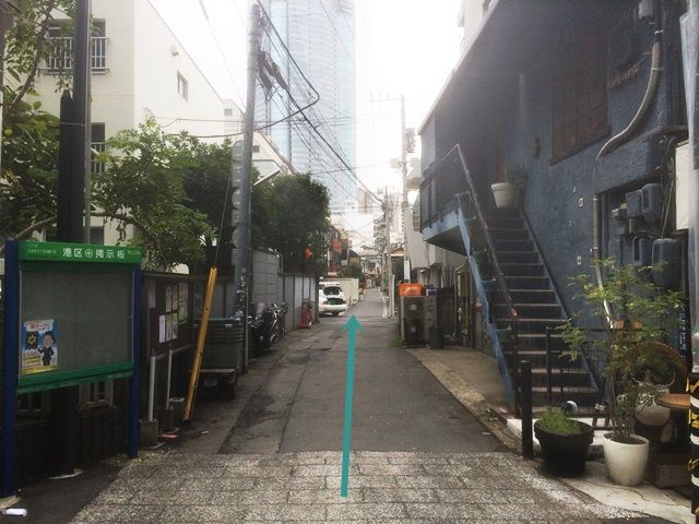 【道順3】直進してください。
