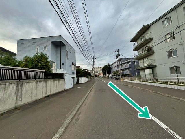 南区真駒内上町2丁目6-1 個人宅◉アキッパ駐車場【カーポート下・イベント限定】の駐車場写真