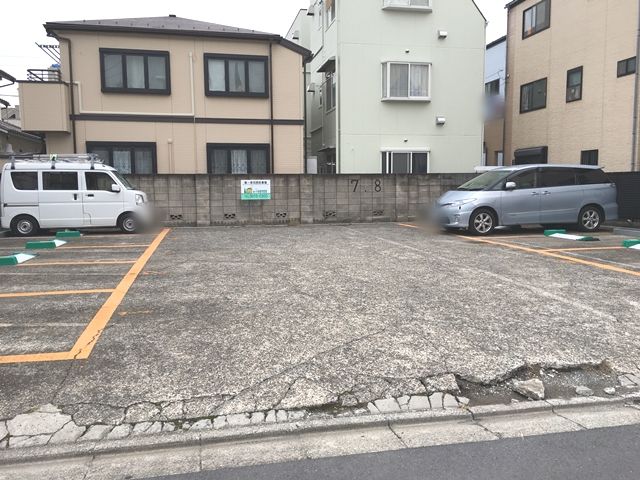 駐車場内写真