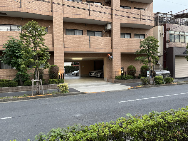 メインステージヴィラ2の駐車場写真