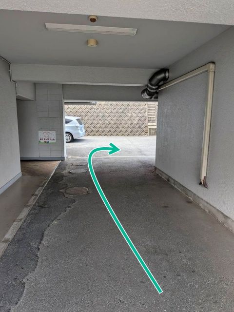 福岡空港国内線ターミナルからすぐ近くの駐車場の駐車場写真