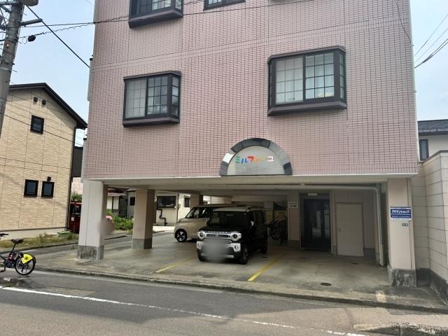 浜田町5-9 ミルフィーユ パート1☆アキッパ駐車場の駐車場写真