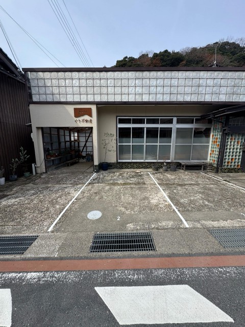 ぐり不動産前 駐車場の駐車場写真