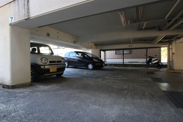 ハイデンス浅の川月極駐車場【E223】の駐車場写真