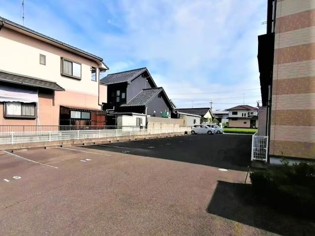 レオパレスレスポワール駐車場【28569】の駐車場写真