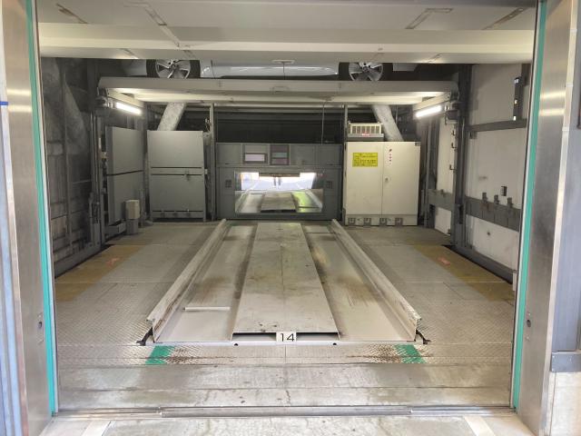エスト心斎橋駐車場 ミドルルーフ【利用時間：9:00~22:00】【高さ制限175㎝】の駐車場写真