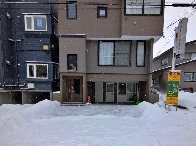 豊平区平岸6条14丁目3-21駐車場【1】の駐車場写真