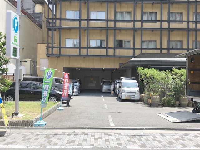 ホリデイ イン大阪難波駐車場 ご利用時間 7 00 22 00 Akippa