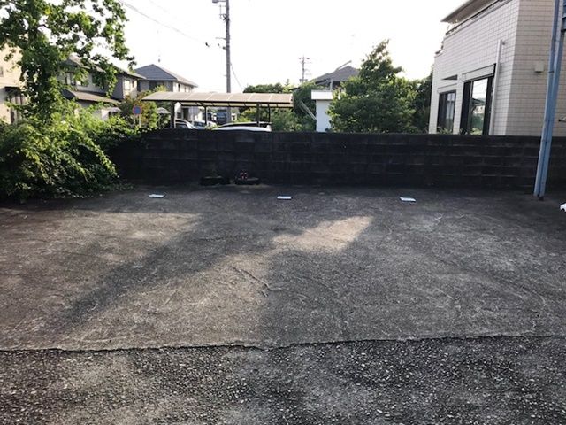 西側駐車場内全体写真