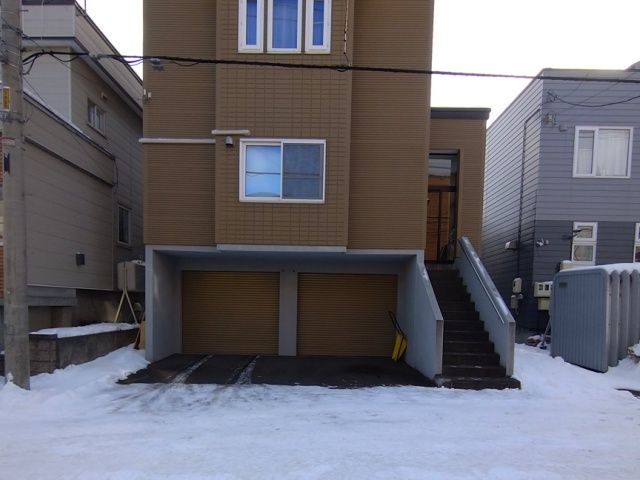 豊平区西岡5-1-4-16駐車場【2】の駐車場写真