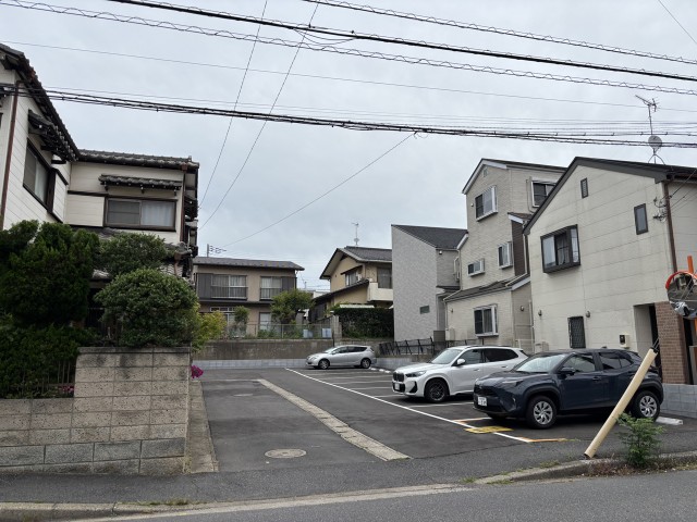 宮本8丁目30-11駐車場の駐車場写真