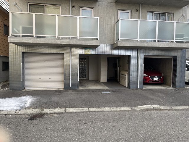 フレンズひばりヶ丘車庫の駐車場写真