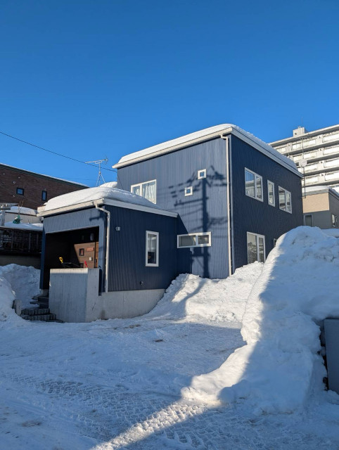 月寒東1条18丁目3-16駐車場の駐車場写真