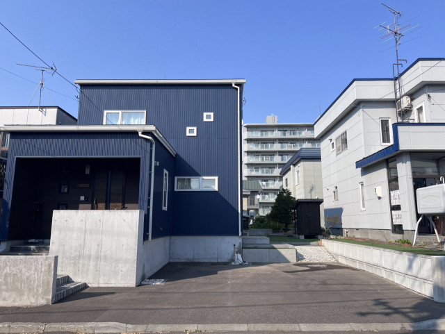 月寒東1条18丁目3-16駐車場の駐車場写真