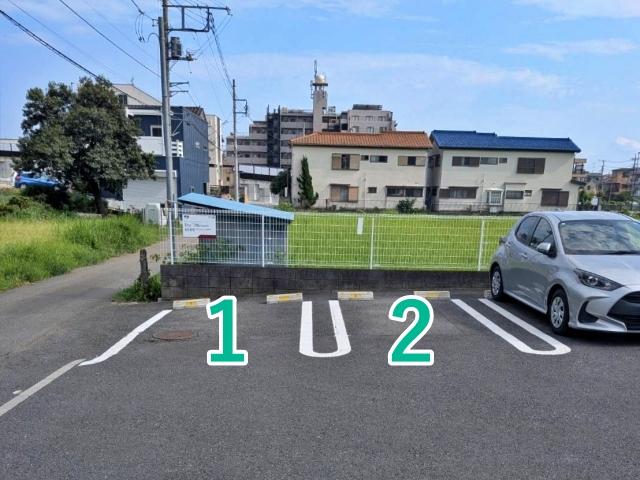 クオリフィシアの駐車場写真