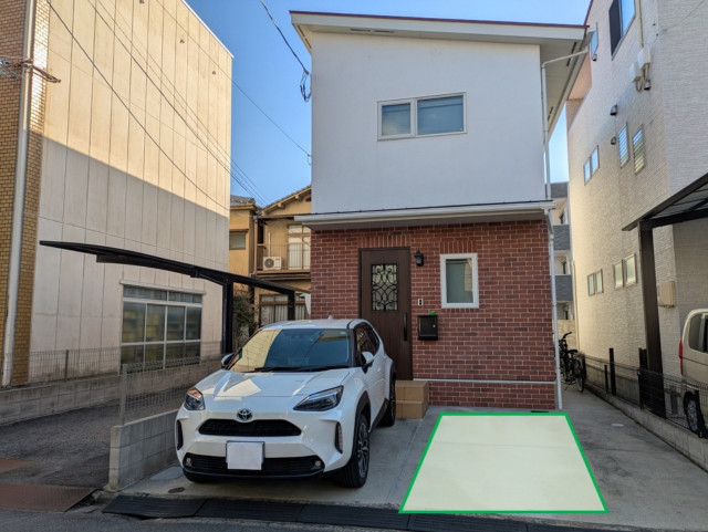 中広町2-27-17駐車場の駐車場写真