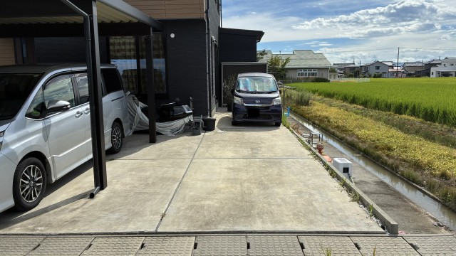 新潟県燕市花見404-5の駐車場写真