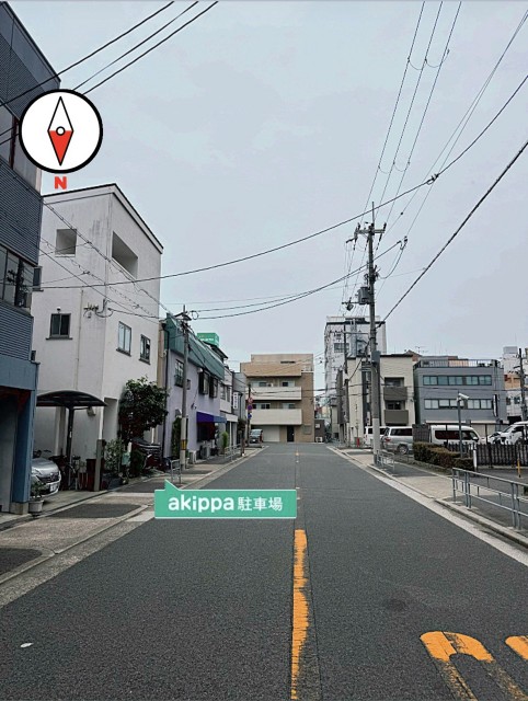 15:30〜前面道路余裕の10メートル akippa 防カメ付の駐車場写真