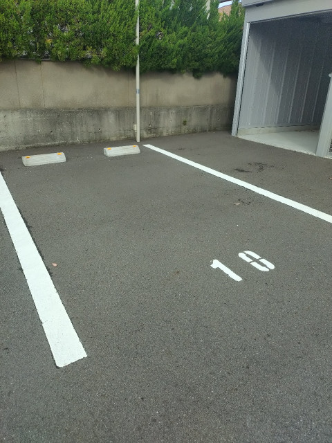 箱の浦パーキングの駐車場写真