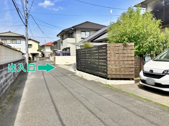 [53f4a]伊島町1丁目 個人宅アキッパ駐車場の駐車場写真