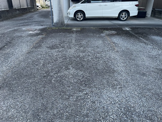 中田3丁目8-9駐車場の駐車場写真