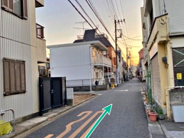 直進します