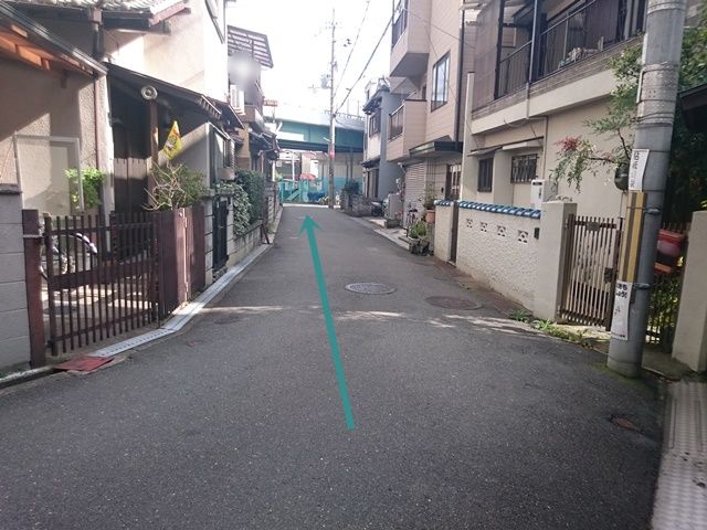 【道順7】道なりにお進みください。