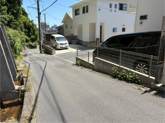 三滝本町2丁目　駐車場の駐車場写真