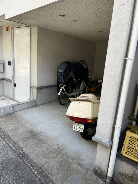 洗足駅徒歩4分バイク屋根付き駐車場の駐車場写真