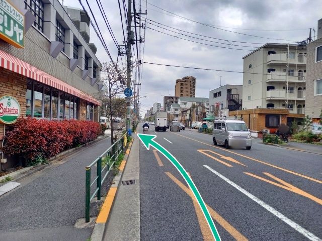 駐車場周辺①