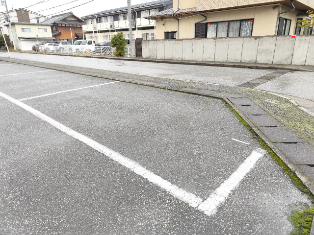 米原市梅ケ原栄20駐車場の駐車場写真