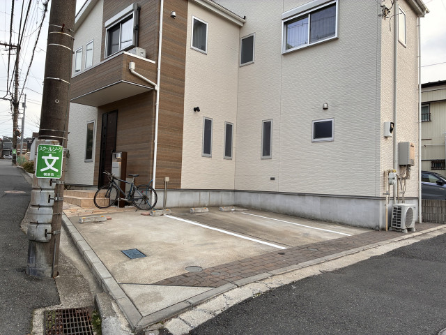 桜ケ丘1丁目27-7駐車場の駐車場写真