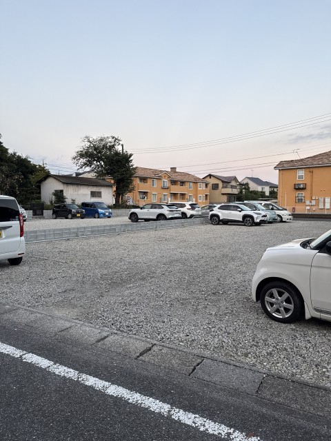 埼玉県上尾市井戸木の駐車場写真