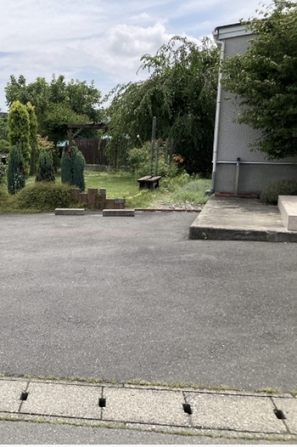 差出北駐車場(右側)の駐車場写真