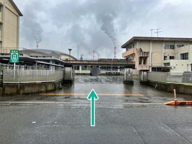 第二中学校（職員駐車場・アスファルト）【やつしろ全国花火競技大会】の駐車場写真