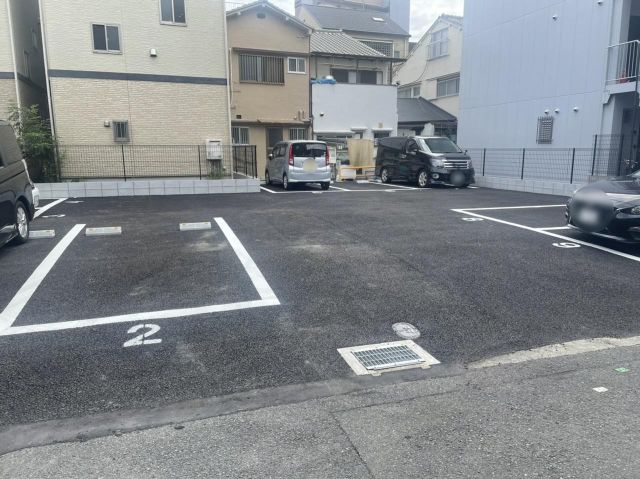 タイムパーキング横の駐車場写真