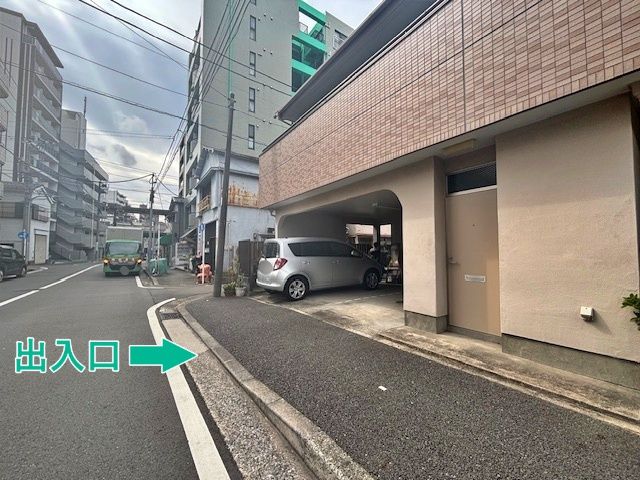 横浜市西区戸部本町駐車場の駐車場写真
