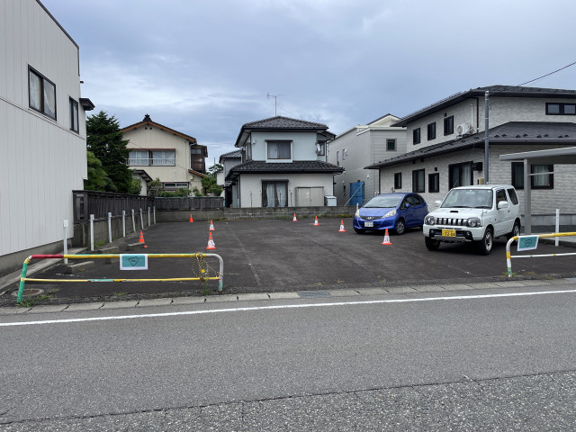 山形県酒田市千石町2-4-11西側駐車場の駐車場写真