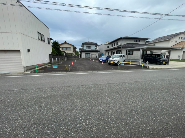 山形県酒田市千石町2-4-11西側駐車場の駐車場写真