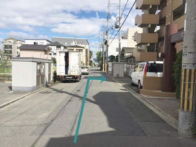 【道順1】ご利用スペースによって、マンションの北側と南側で駐車場位置が変わります。必ずご予約完了メールをご確認ください。